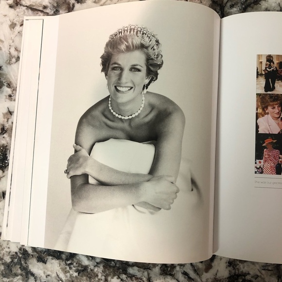 Princess DIANA The Portrait Anniversary Edition Coffee Table Book - Softcover - Picture 6 of 15